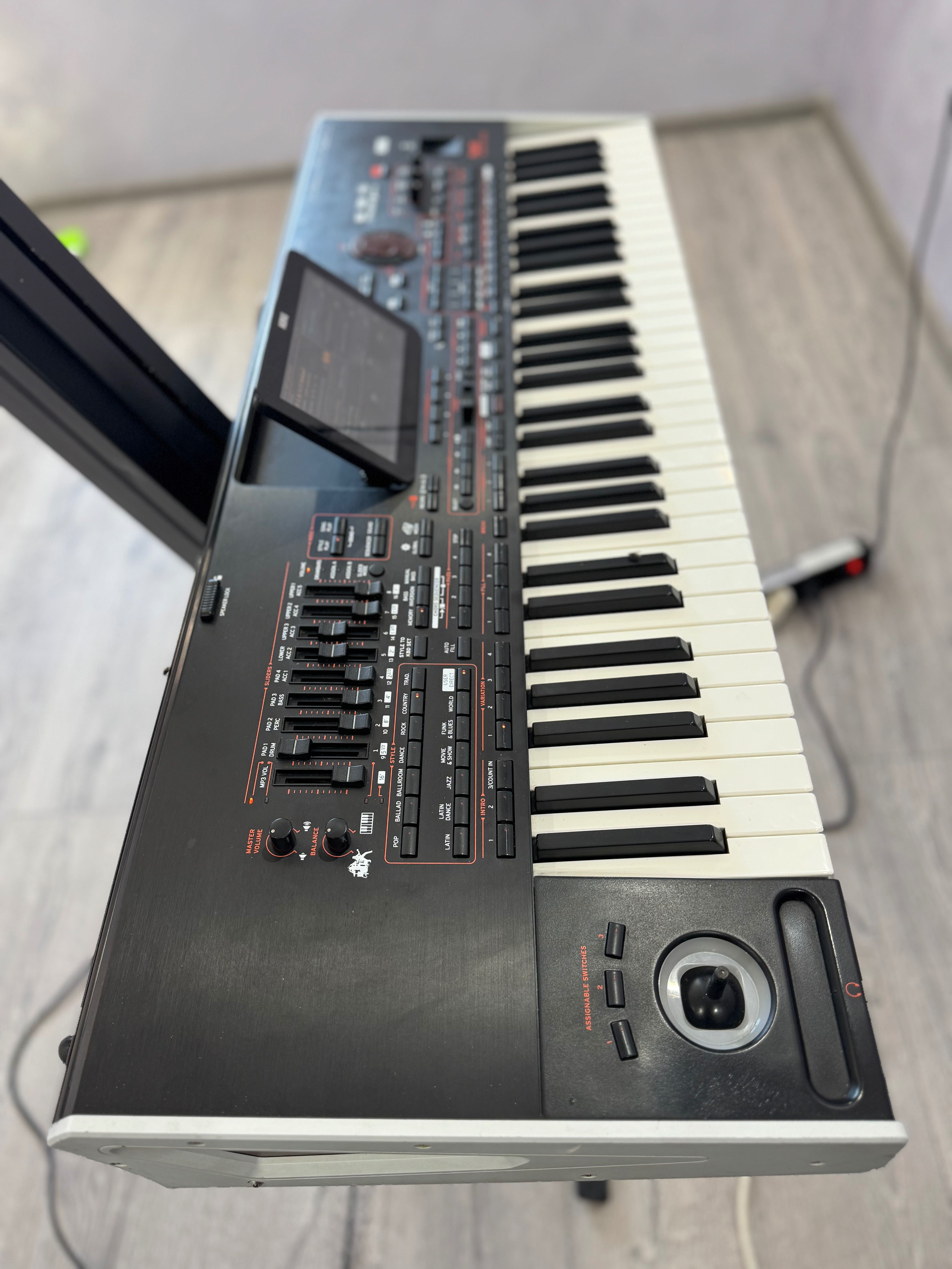 Korg pa4x 61 Перфектен