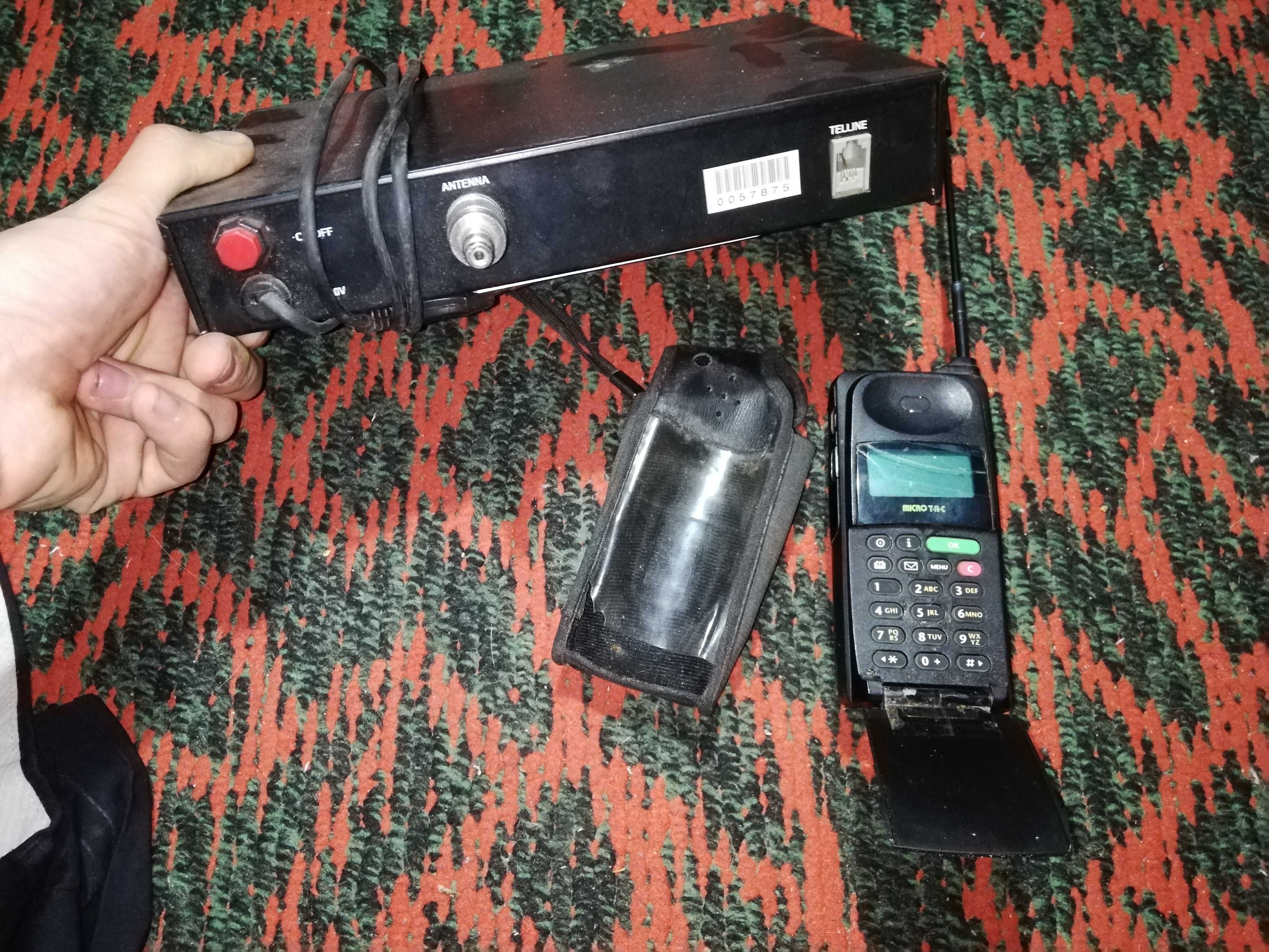 Motorola microTac с базой станцией paoperous