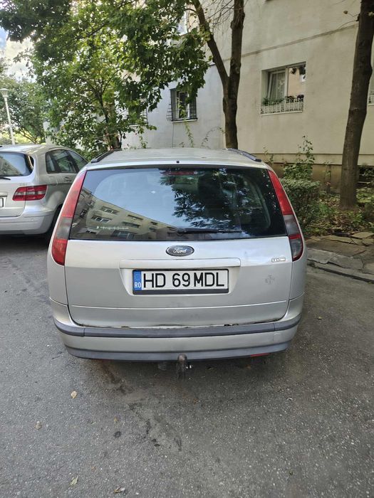Vând Ford focus 2
