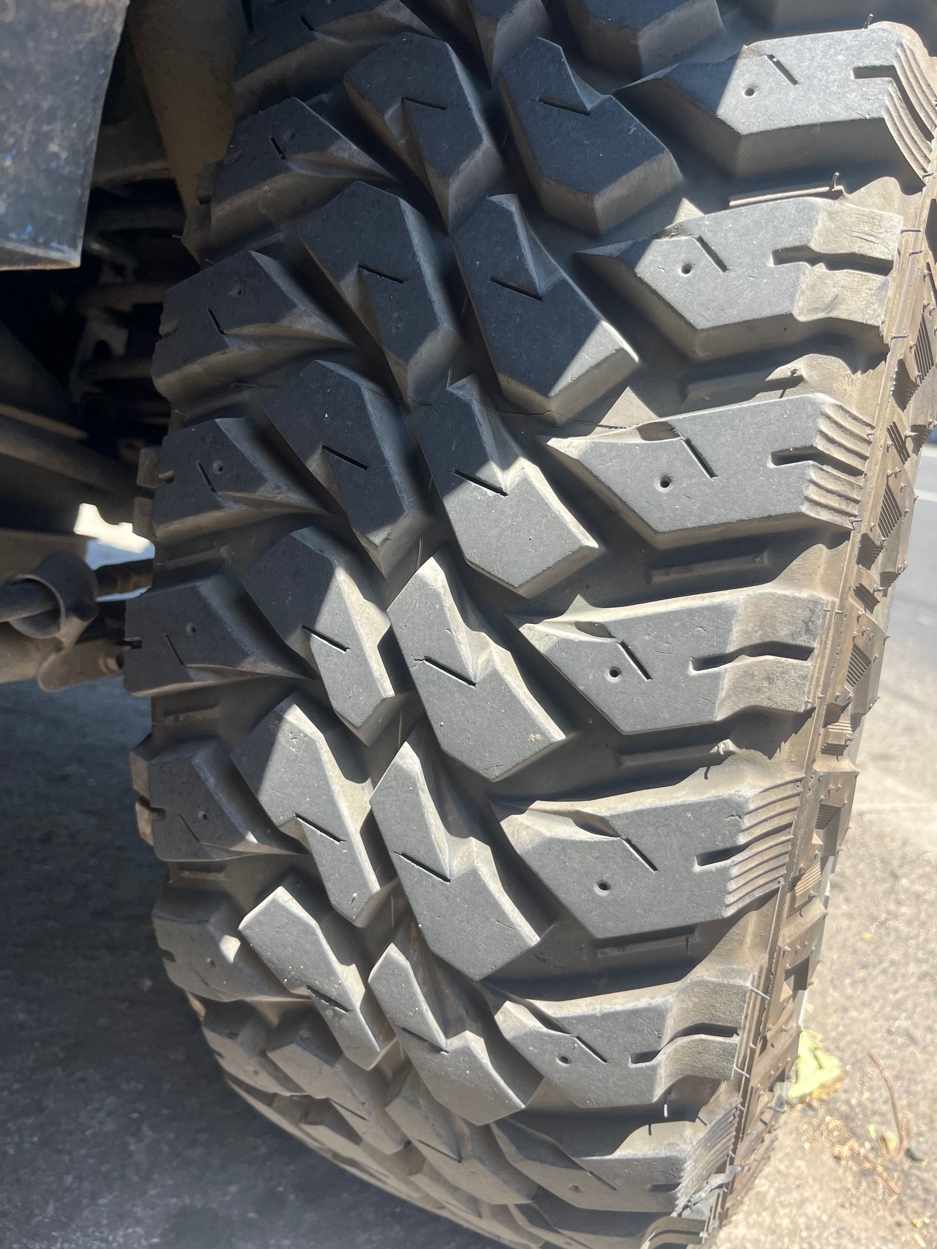 Гуми Maxis m/t 265 70 17