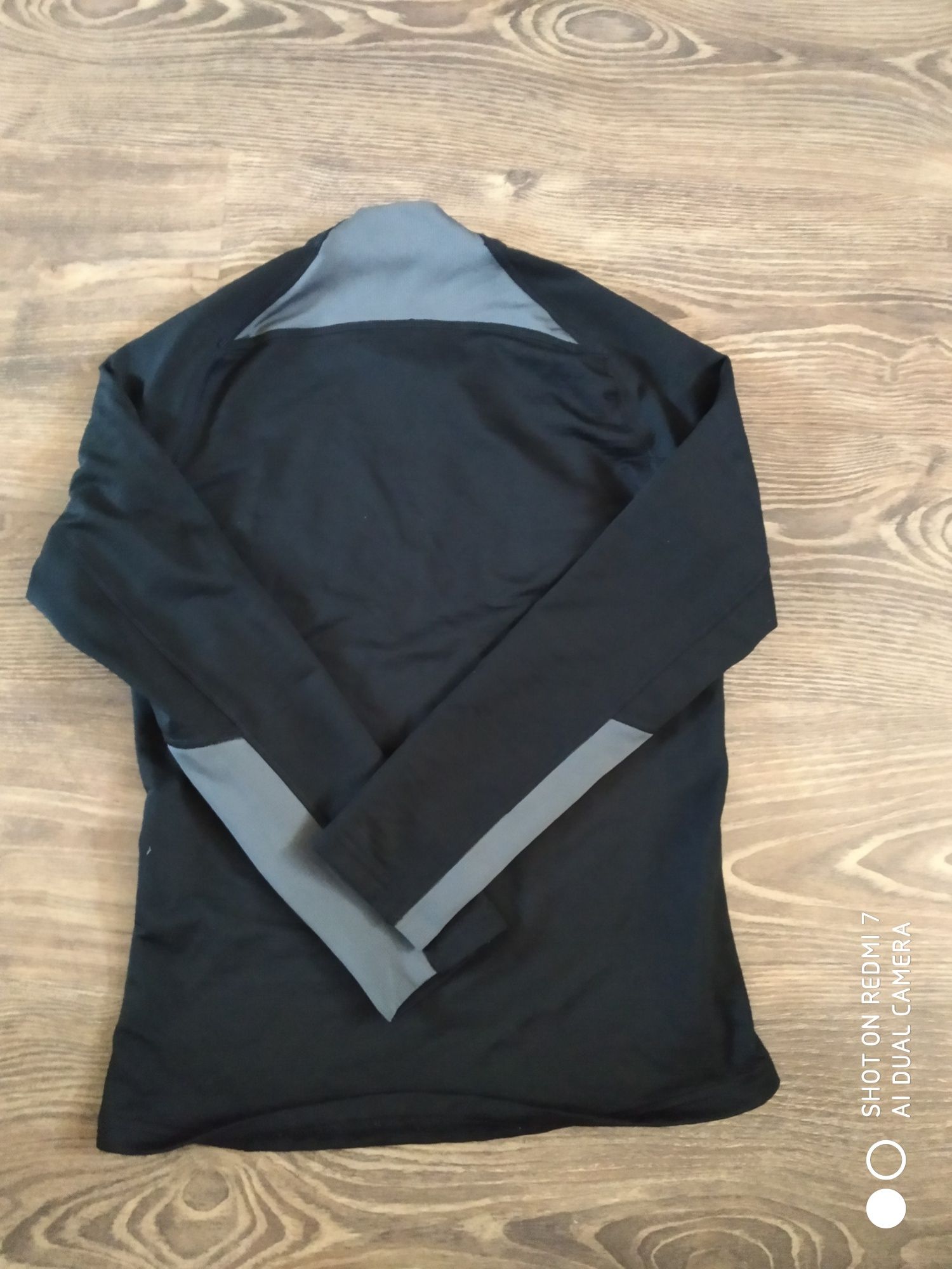 Блузи NIKE, UNDER ARMOUR  цена 20 лв