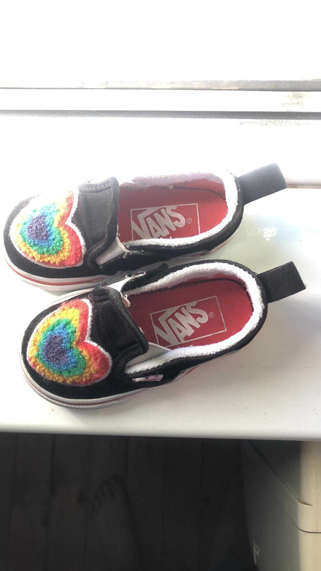 Mайорал; Reserved  ;HM Vans