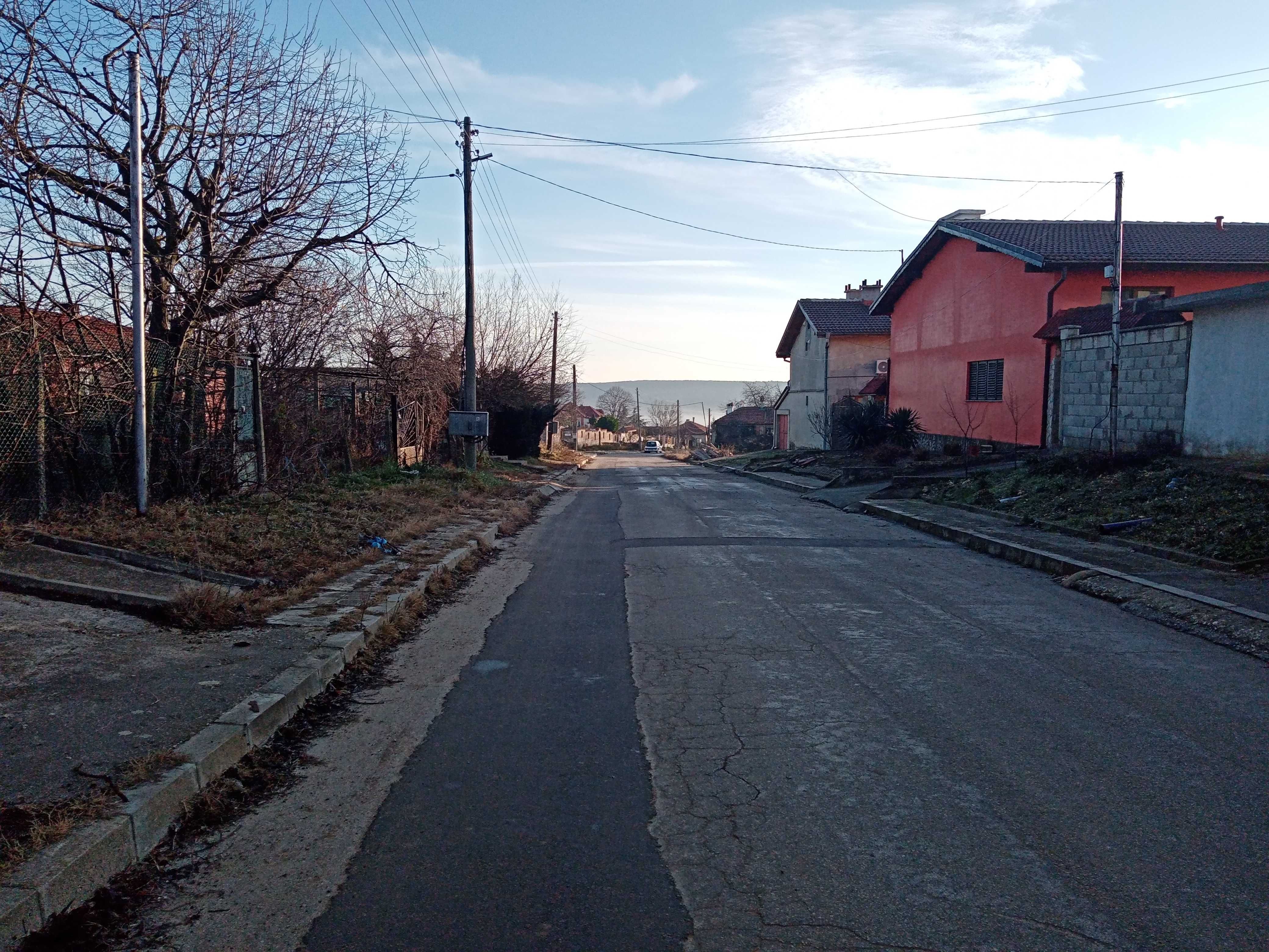Продавам къща с. Близнаци