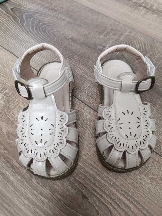 Sandale de piele naturala, pentru fete, marime 25