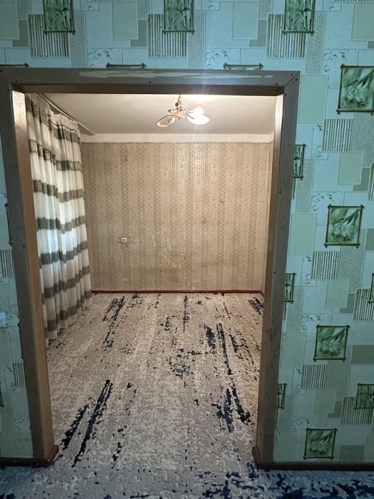 Продается дом., двухкомнатная квартира., сергели 2., бывш.общежитие