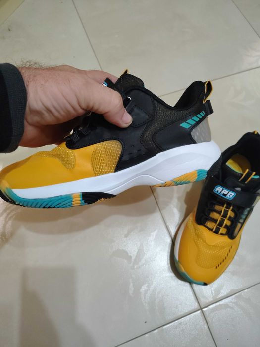 Продавам Мaратонки APG