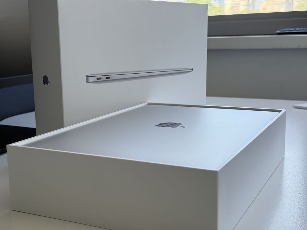 MacBook Air M1 – 512GB SSD / 8GB RAM – Като Нов!