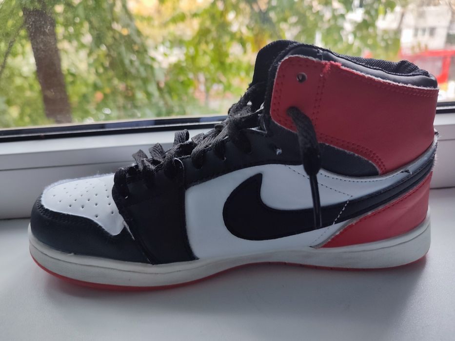 Air Jordan 1 High retro og red black toe