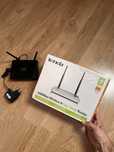 Router WiFi Tenda si D Link , noi