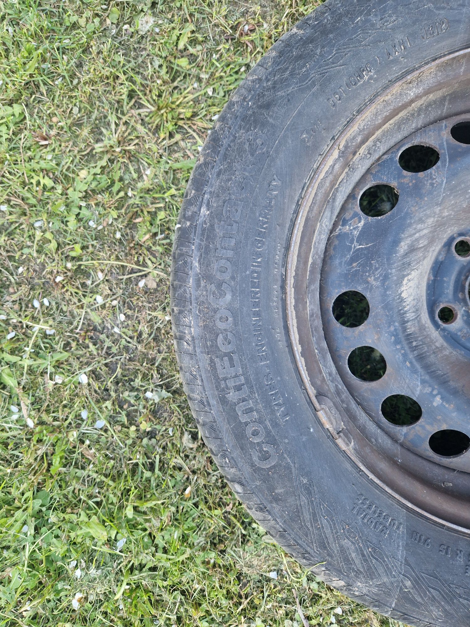 4 anvelope vara cu janta 195/65 R15