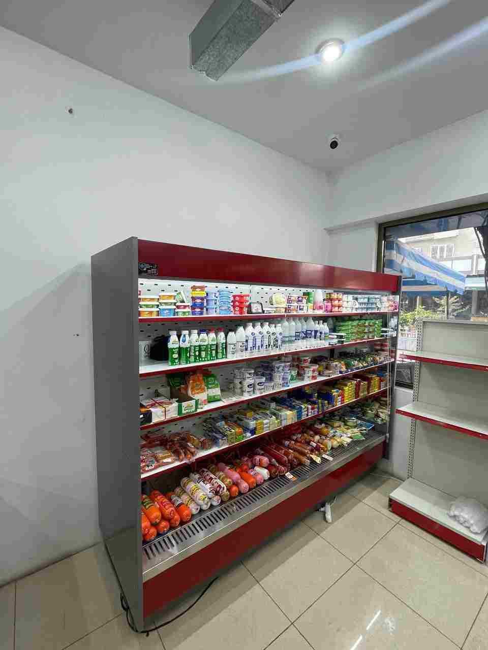 Витрина холодильник для продуктов питания испоритель компрессор