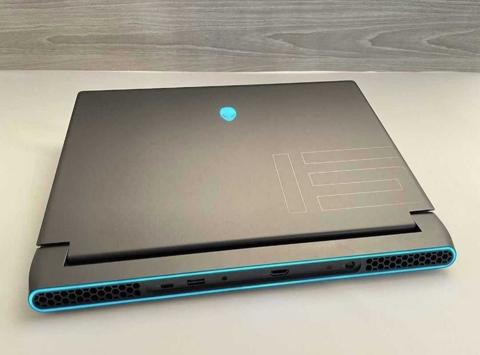 Laptop gaming Alienware M15 | Ryzen R9 5900HX | RTX 3070 8GB | 240hz