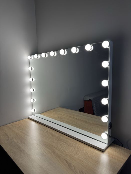 Голямо холивудско огледало 60х80 см