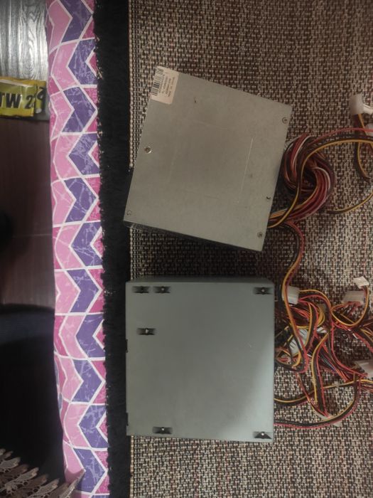 Vând placi de baza placi de sunet diferite placi electronice și laptop