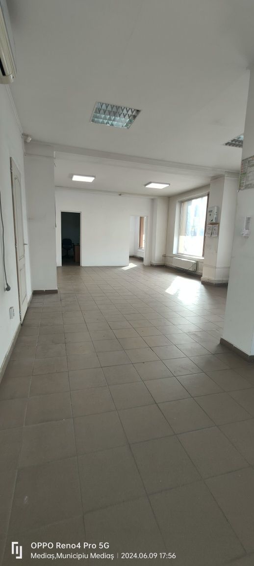 Spațiu comercial - ideal magazin, sală after-school