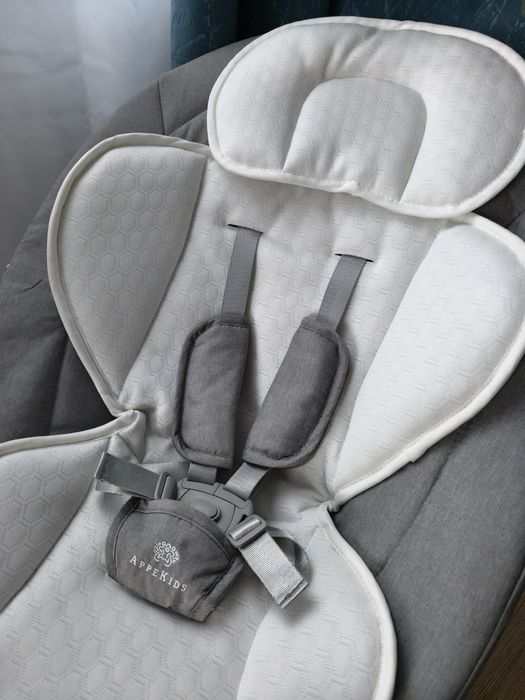 Leagan electric AppeKids pentru bebelusi cu spatar reglabil