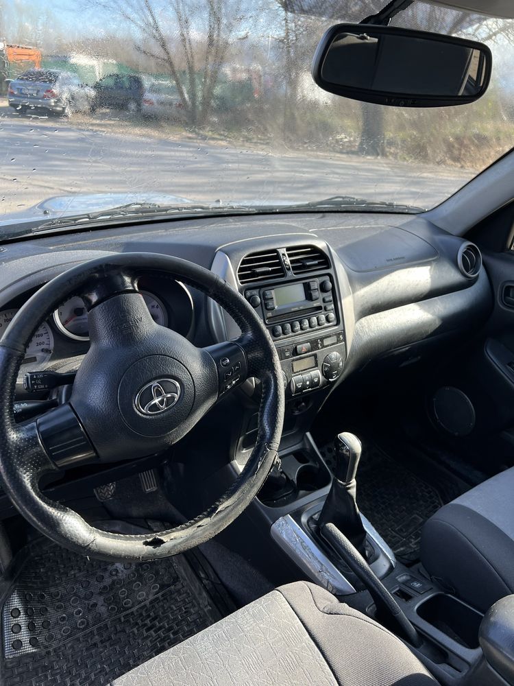 Toyota Rav-4 2.0D4D 2005 г. фейслифт на части