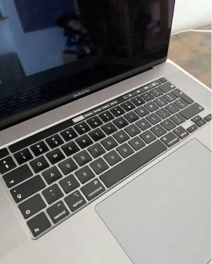 Macbook Pro 16" (model 2019) i7 2.6GHz, 16GB, 512 SSD