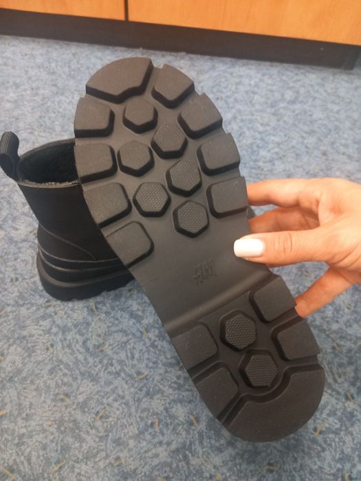 Зимни апрески на марките Тhe North Face ; Adidas Terrex ; H&M