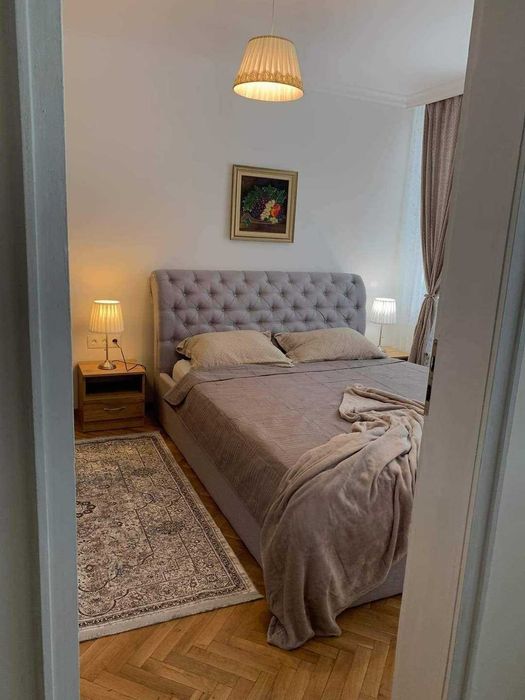 Дава се под наем Тристаен апартамент в София, Център - 76 кв.м за 900 € - Снимка #1