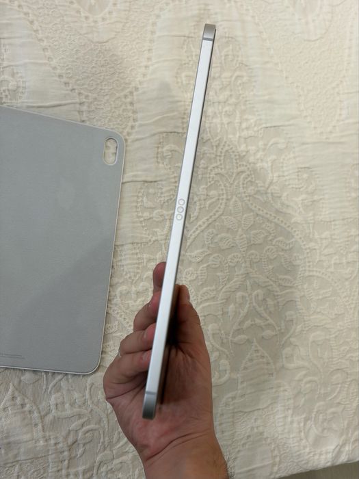 IPad 11 A16 SIM Silver + Magic Folio