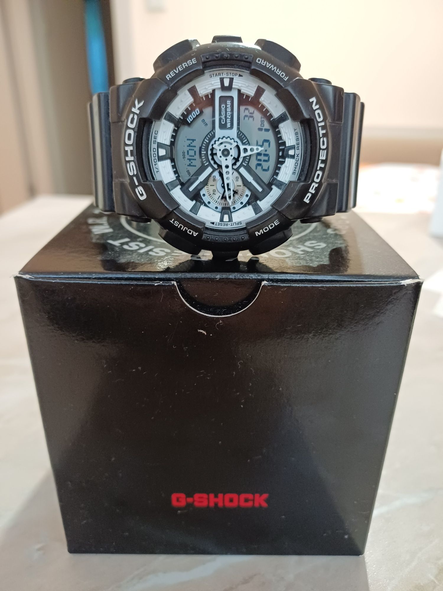 Casio GA-110BW-1A