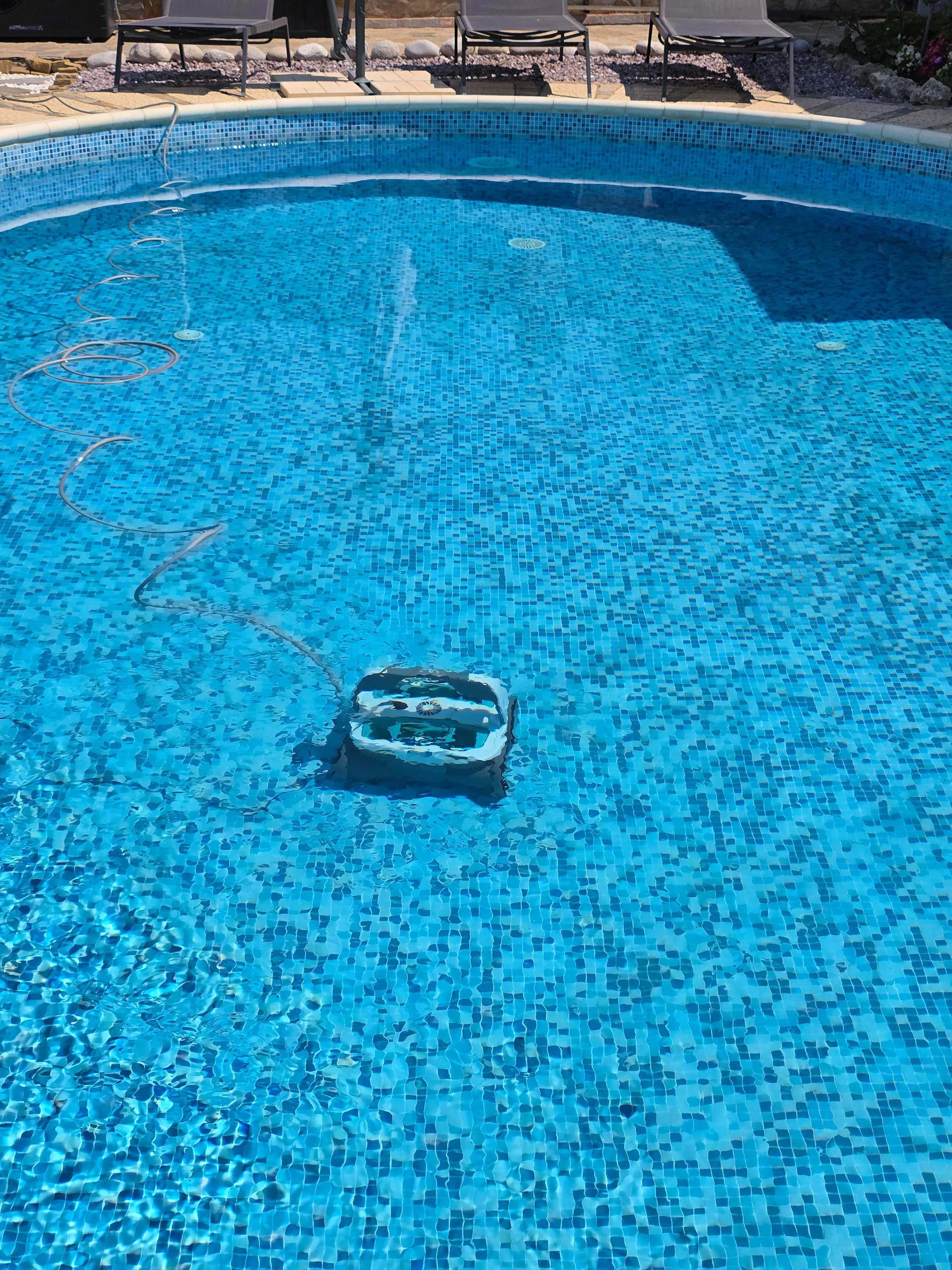 IROBOT MIRRA 530 pool cleaning robot