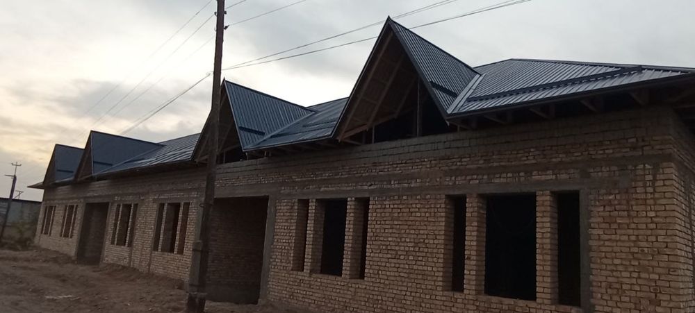 Янгиюл тумани Халкаобод маҳалласида 5 сотох 5 хонали коробка уй сотила