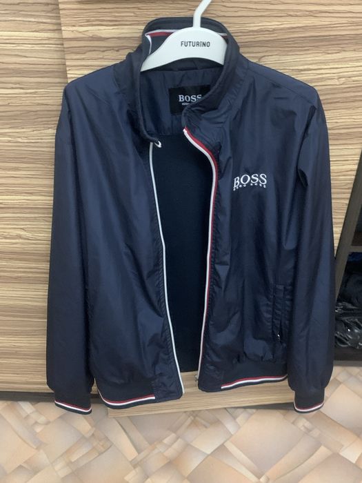Ветровка босс бренд
