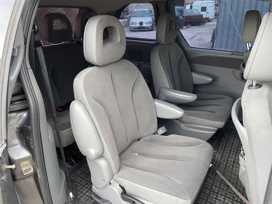 Chrysler Voyager 2.5crd 143hp 2005 На Части