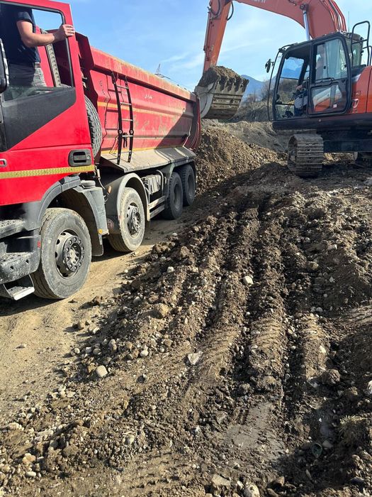 Buldoexcavator cu picon, Demolari, Evacuari moloz