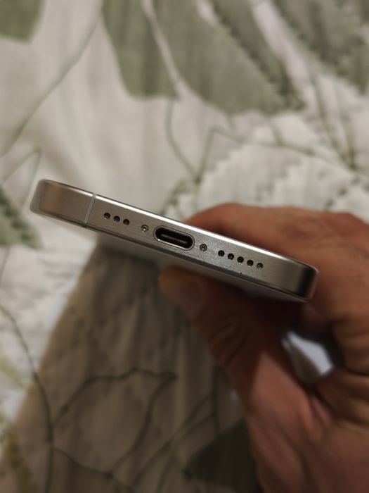 Iphone 15 pro, 128 gb, бял