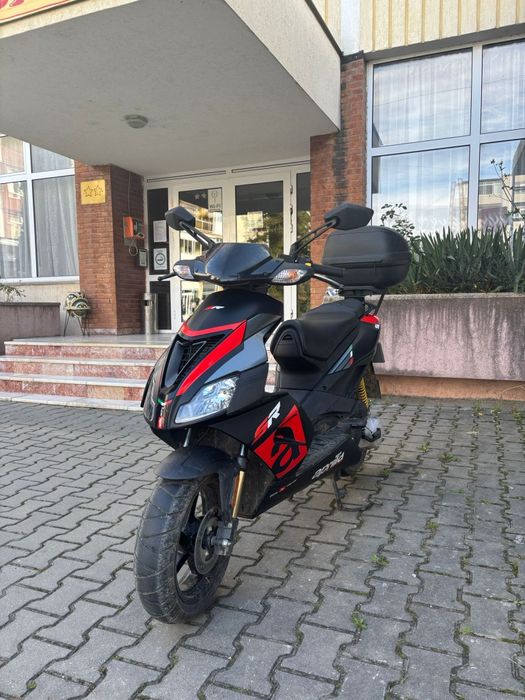 Aprilia SR 50 - 2150 euro (ușor negociabil)
An fabricatie-2019
Inmatri