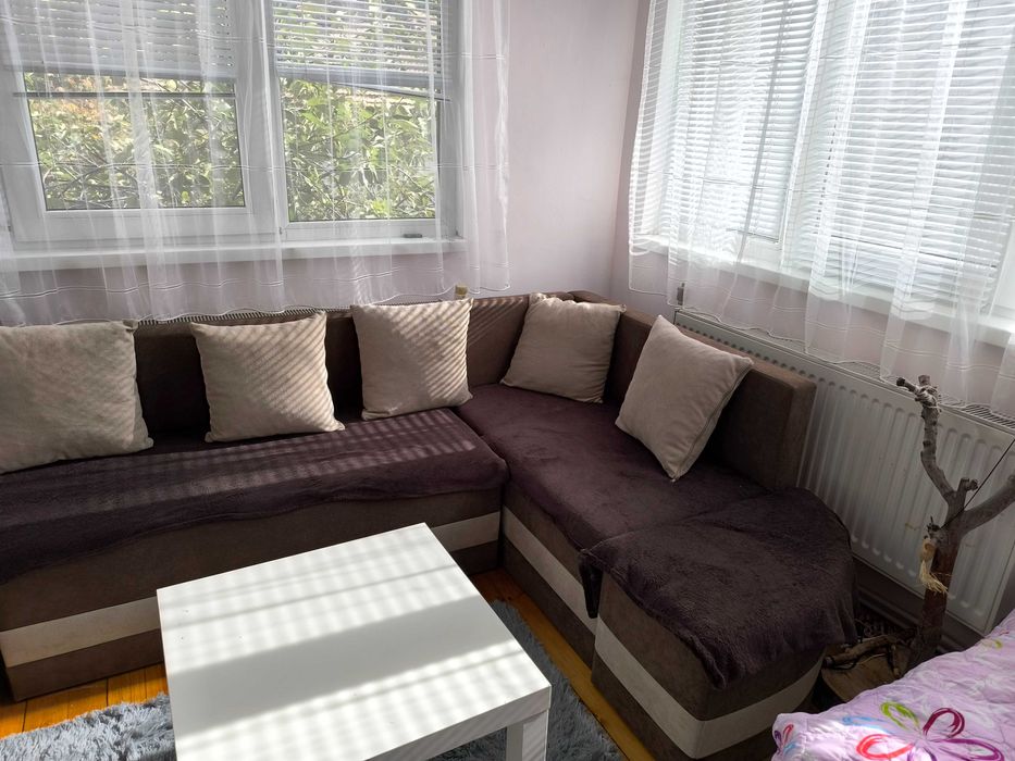 Разтегателен диван