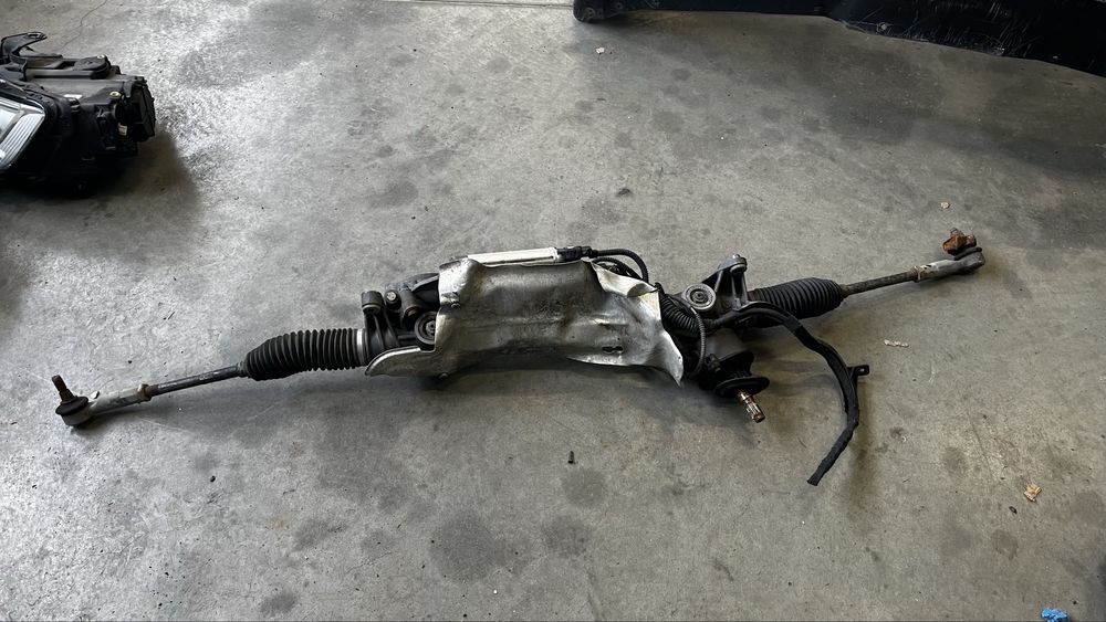 Volkswagen Caddy 3/4 кормилна рейка