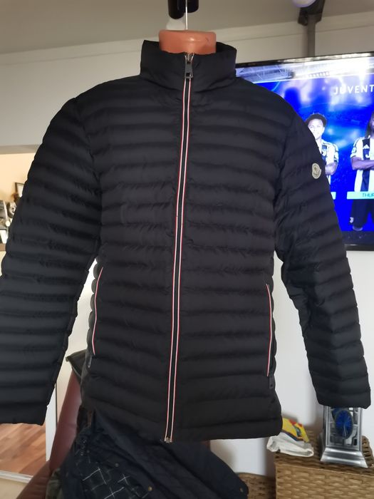 Vand haina MONCLER marimea M