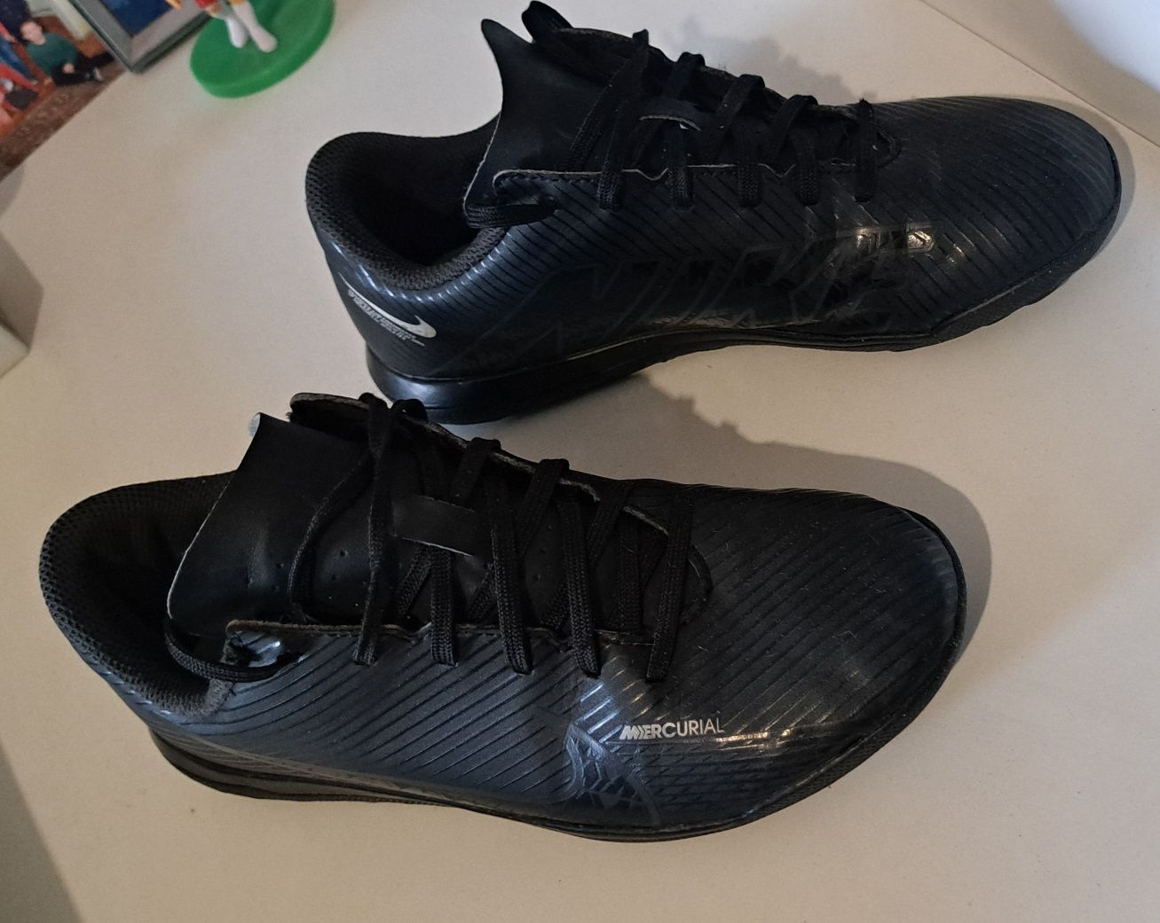 Футболни обувки NIKE номер 35