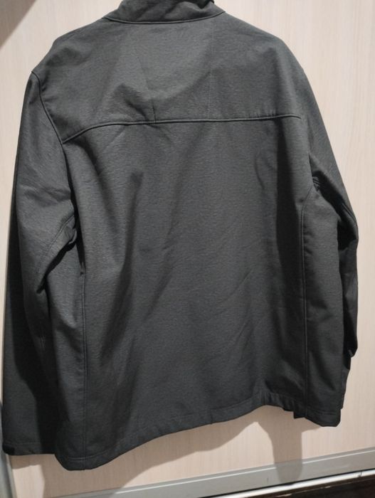 Продам ветровку демисезонную