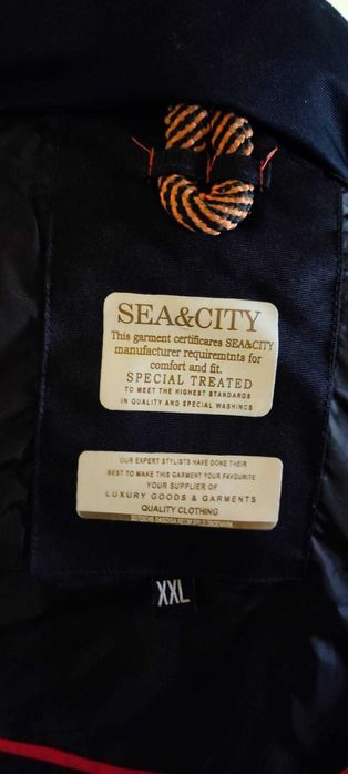 Geaca gri cu puf si blana la gluga, marime XXL,