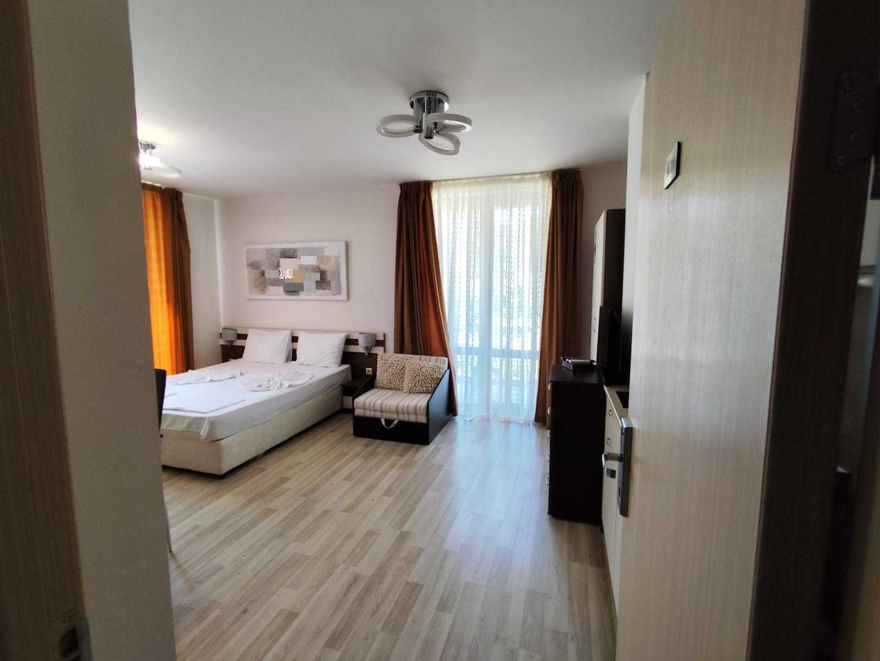 Продава се Едностаен апартамент в к.к. Слънчев бряг - 40 кв.м за 1300 €/кв.м - Снимка #4