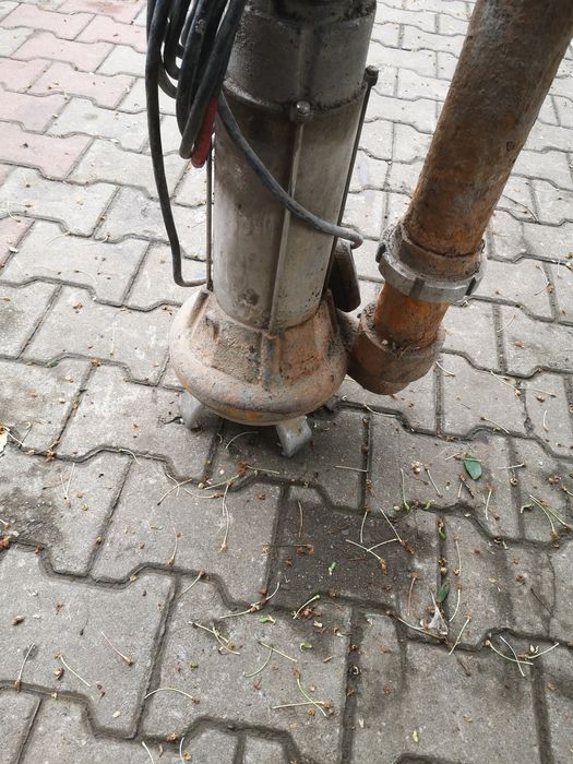 Pompa cu plutitor