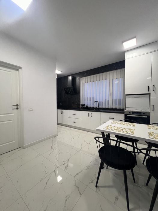 Inchiriez apartament in West Residence