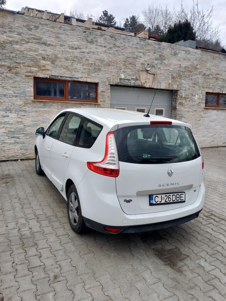 Vând Renault grand scenic