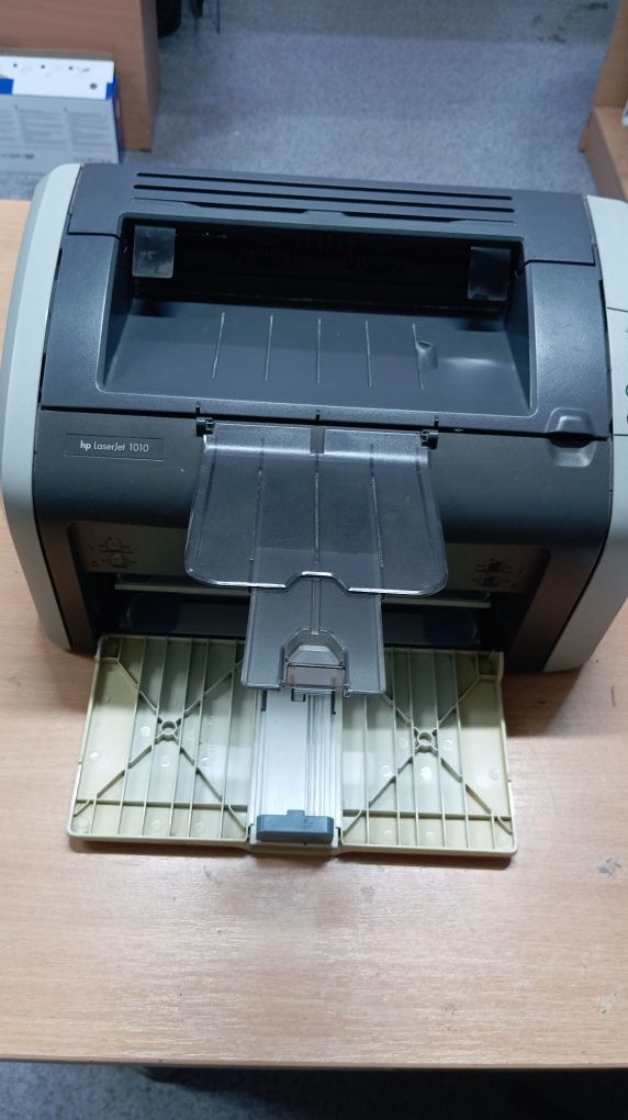 Принтер HP1010.отличная печать.Неубиваемый!!!