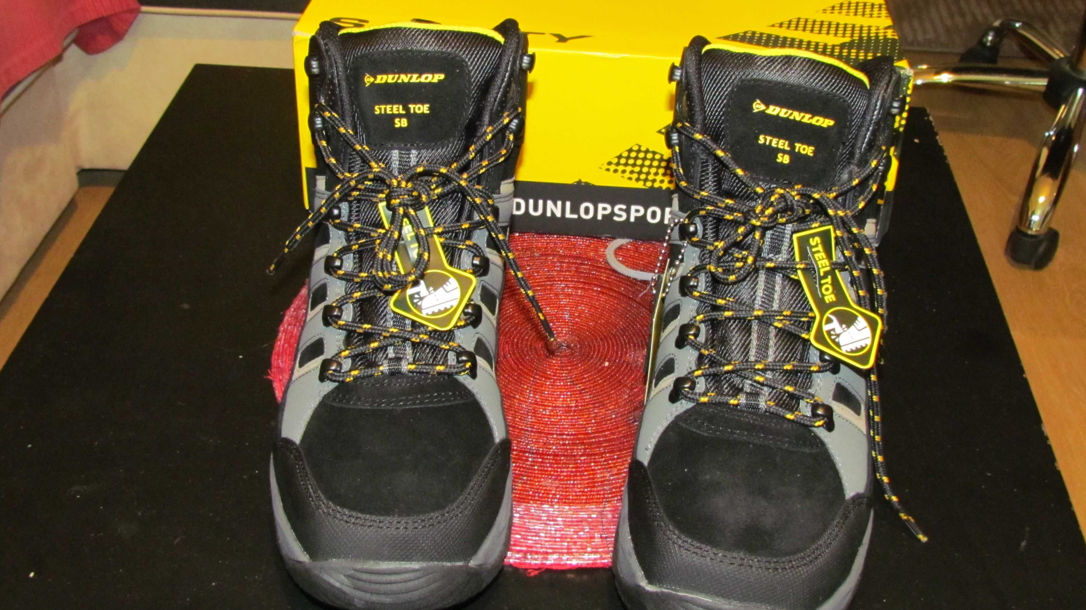 Продавам нови туристически обувки Dunlop Steel