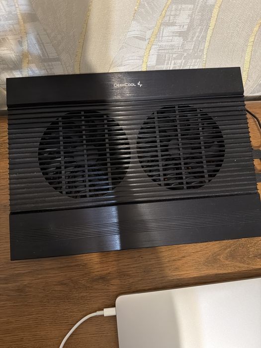 Охлаждающяя подставка для ноутбука