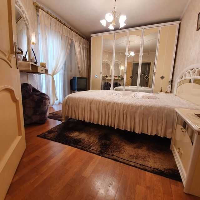 Продава се Тристаен апартамент в Варна, Център - 125 кв.м за 2696 €/кв.м - Снимка #11
