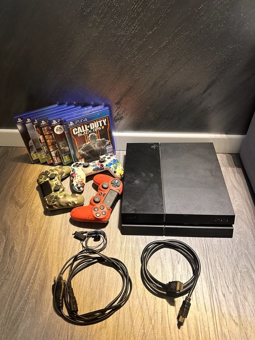 Playstation 4 с 3 контролера