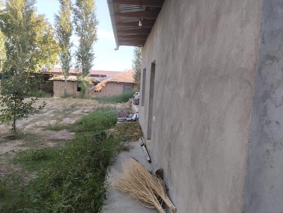 Уй сотилади 9.5сотих кибрайда ттздан бир км