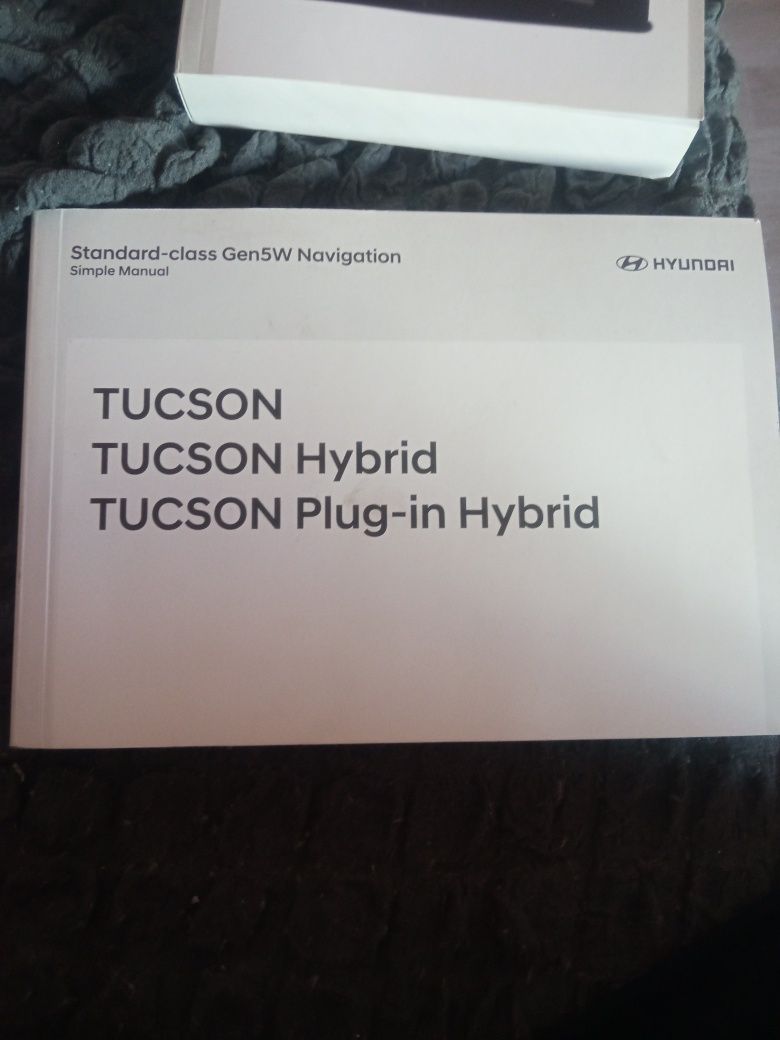 Vand manualul Hyundai Tucson in stare perfecta.Nou.Ploiesti,trimit in